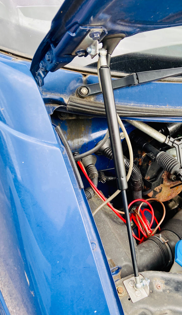 T4 bonnet gas strut