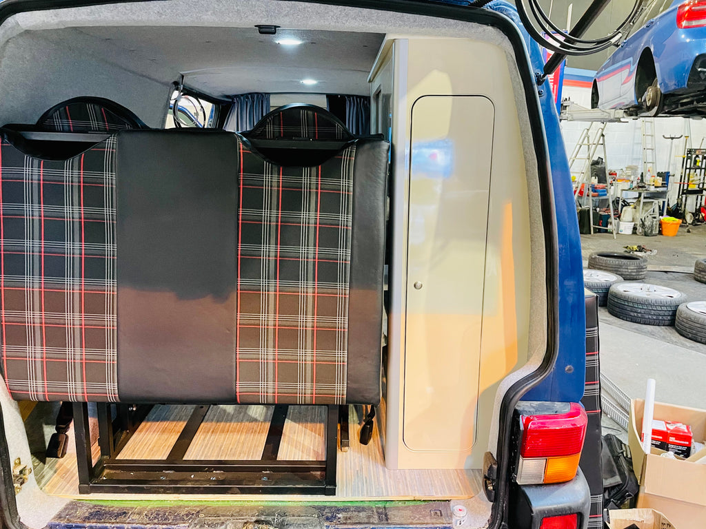 VW T5/T6 Gloss Cream & Solid Oak LWB/SWB Units