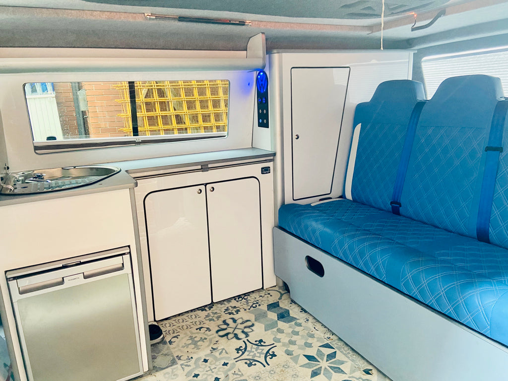 T4 Gloss White Slimline SWB/LWB Units