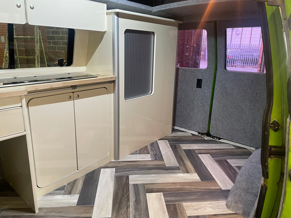 VW T5/T6 Gloss Cream & Oak SWB/LWB Units